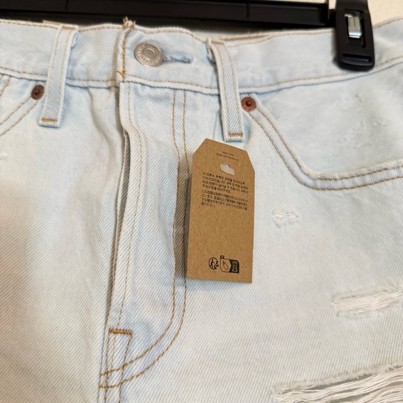Levi's• Women's 501° Original Shorts - Find Time 27: High Rise Denim, Fly Button - Picture 6 of 10